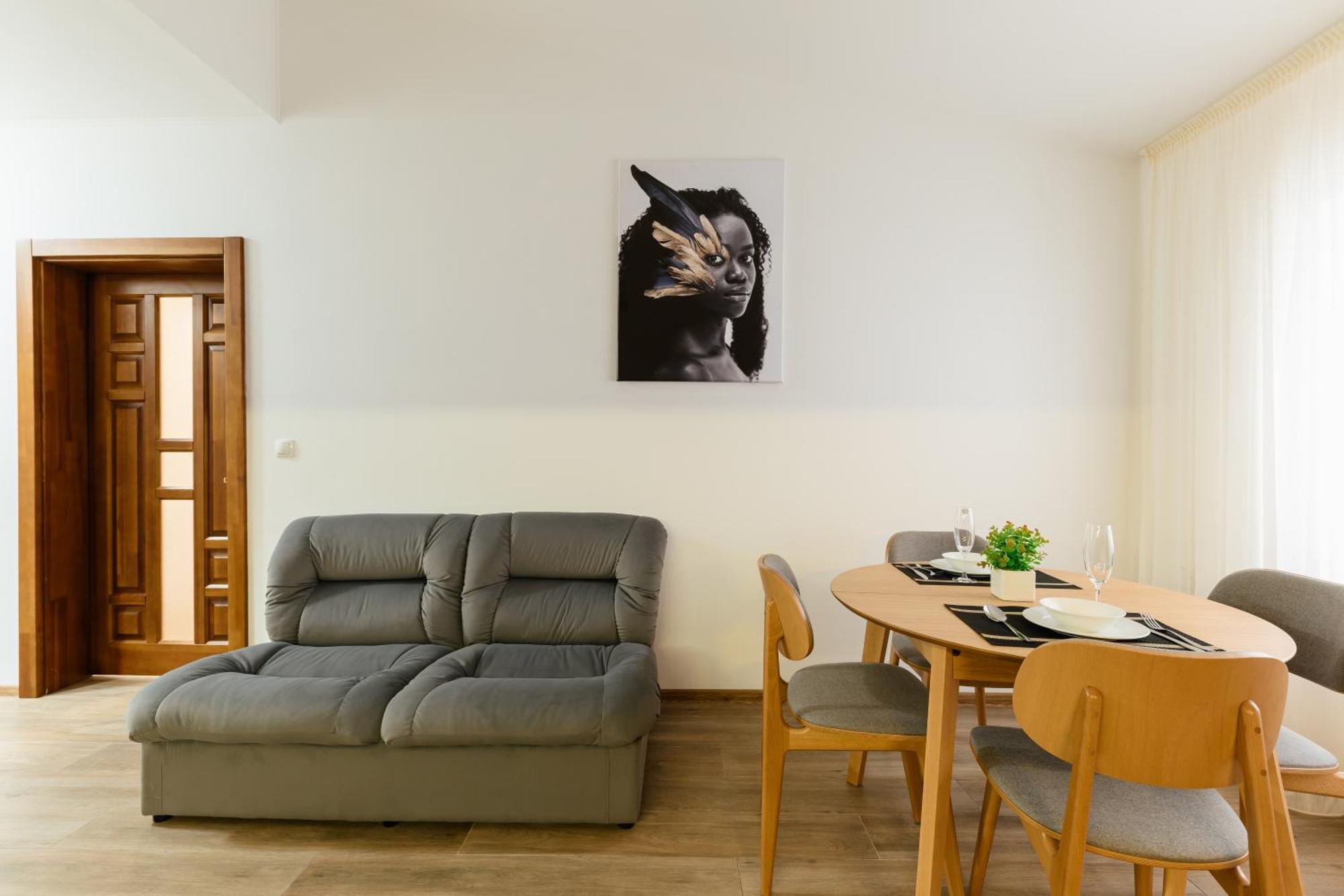 Luxury Apartments Uzhorod Kültér fotó